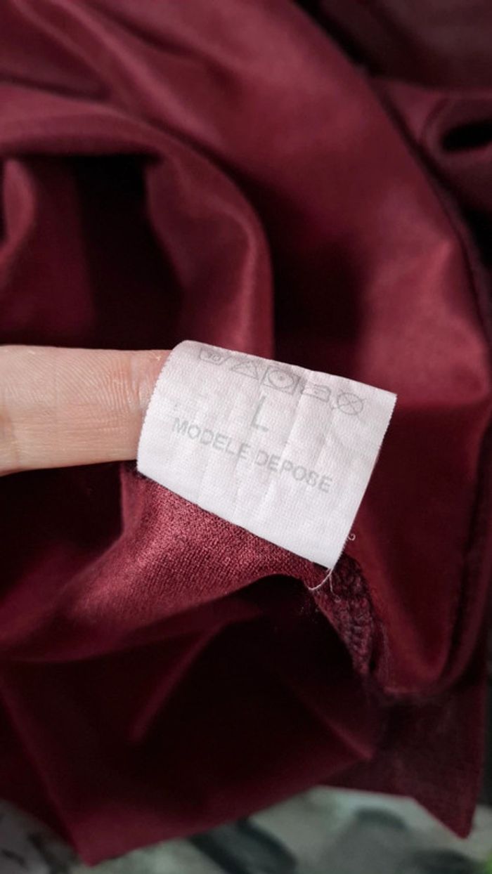Robe douce bordeaux effet peau reptile - photo numéro 16