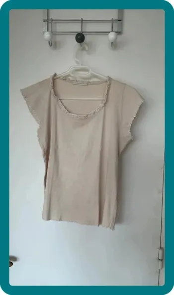 T-shirt beige