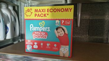 Pack 62 couches pampers Baby-Dry pants taille 7 neuf