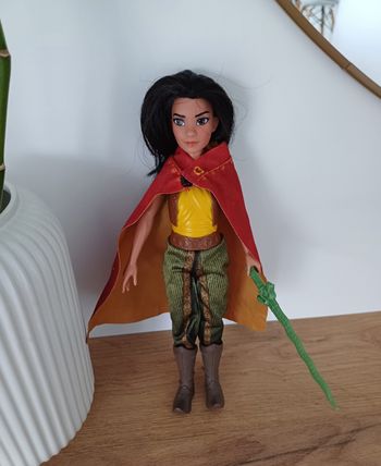 Poupée princesse raya
