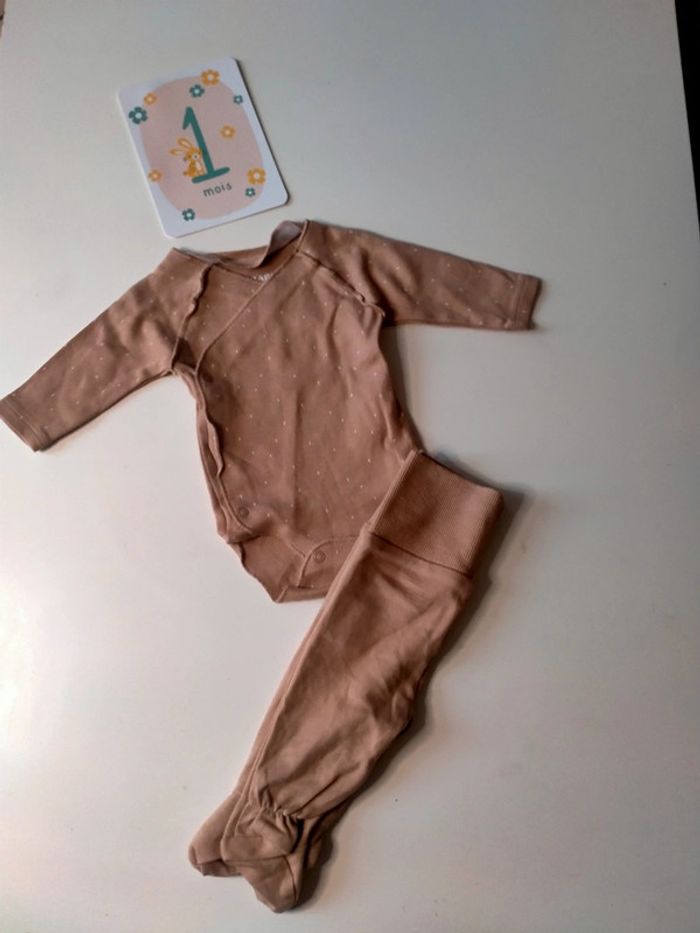 Ensemble 1 mois - photo numéro 2