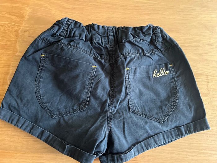 Short léger kiabi taille 8 ans - photo numéro 2