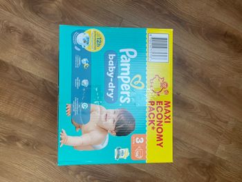 Pack couches taille 3 Pampers 