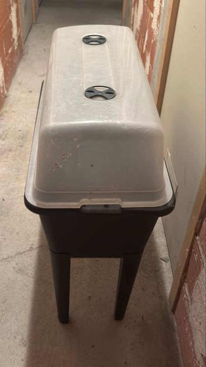 Jardinière d’occasion– prête pour une nouvelle vie verte 🌱 - photo numéro 3