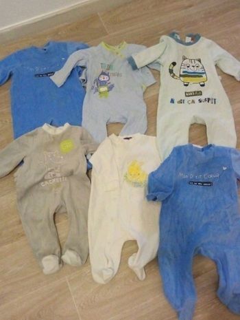 Pyjamas tâché 9 mois