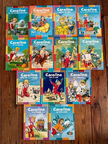TBE - Lot de 13 livres Caroline Hachette bd album bords colorés damiers
