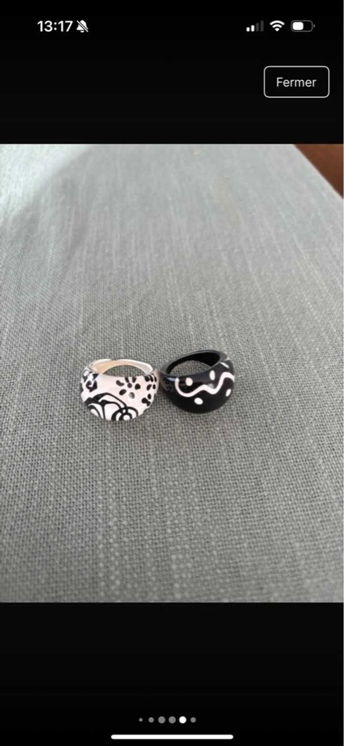 Lot de bagues noires et blanches