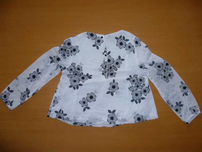 Tunique manches longues blanche fleurs noires - photo numéro 2