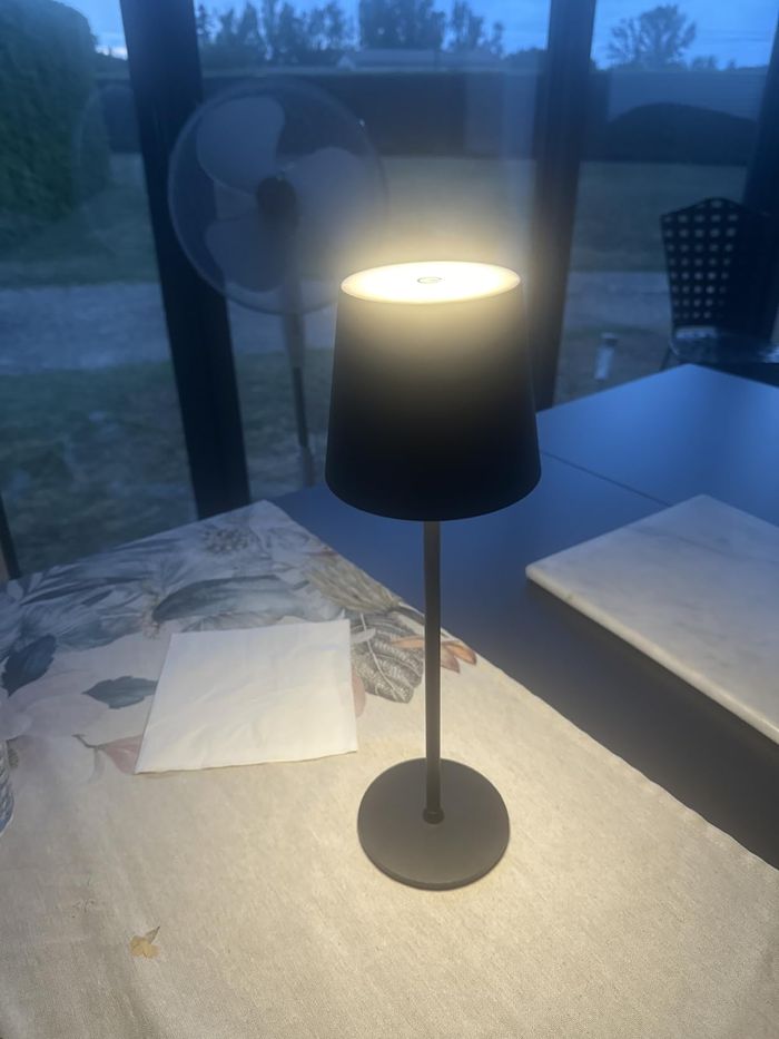 Lampe de table avec contrôle tactile et intensité de la lumière noir neuve
