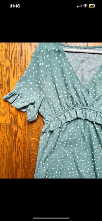 Sublime robe cache coeur croisé plissé vert et blanc à poids taille M