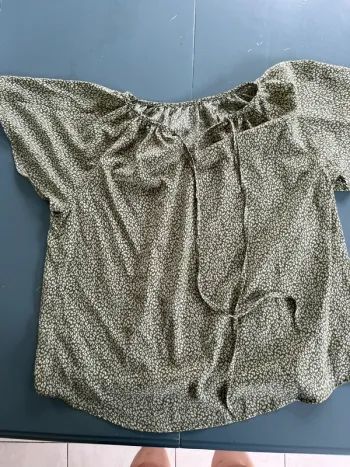 Blouse fluide vert sauge à motifs léopards taille XL