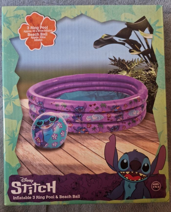 Piscine + ballon gonflable Stitch