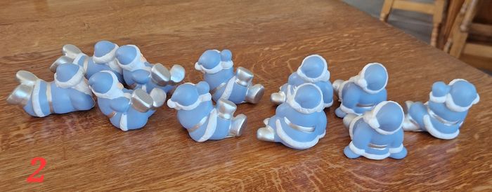 Lot de 11 Pères Noël en céramique, Neufs avec étiquettes - photo numéro 2