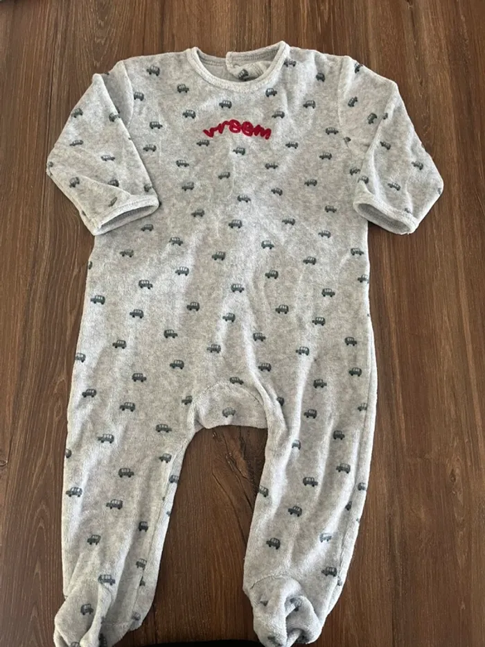 Lot de 3 pyjamas épais taille 9 mois - photo numéro 2