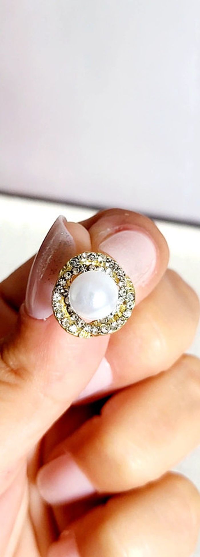 Boucles d’oreilles perles blanches et strass – style chic avec boîte cadeau - photo numéro 3