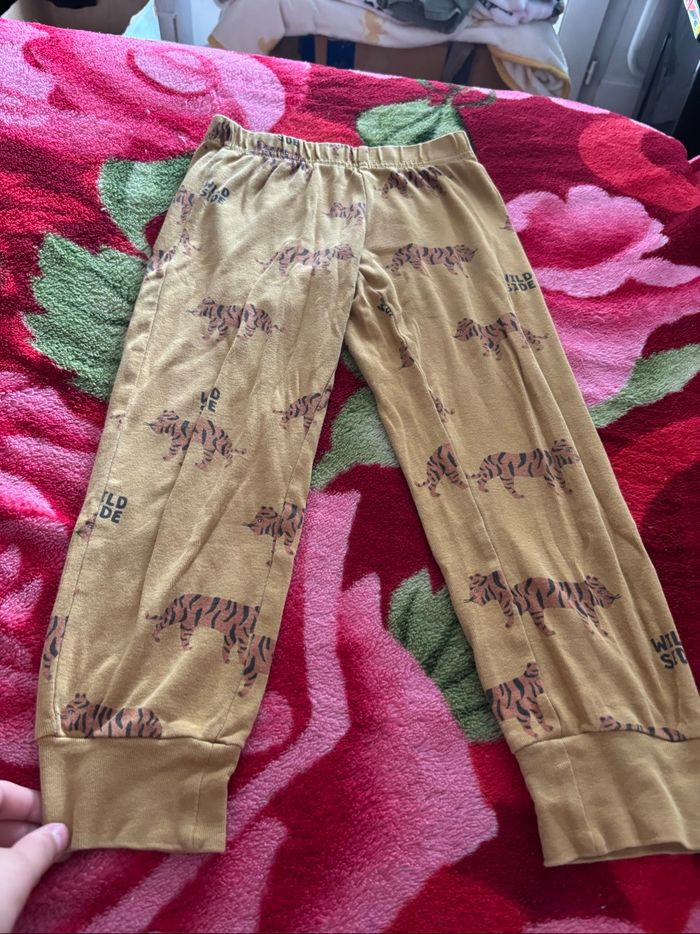 Pyjama léger aux motifs tigres et écriture - photo numéro 6