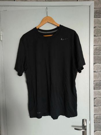 Tee shirt noir Nike taille L