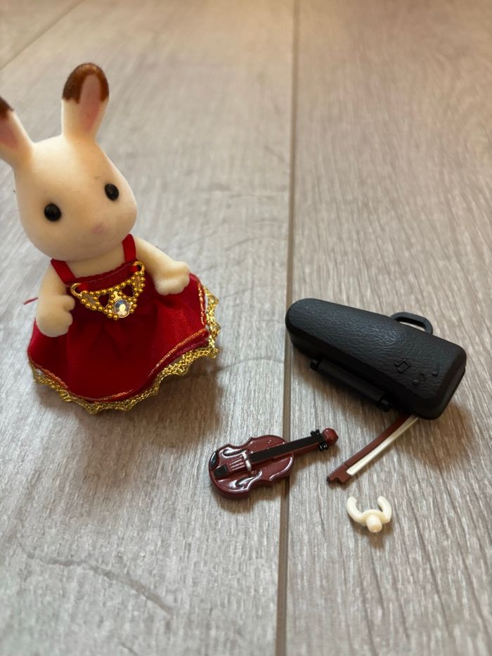 Sylvanian - lapin, violoncelliste - photo numéro 2