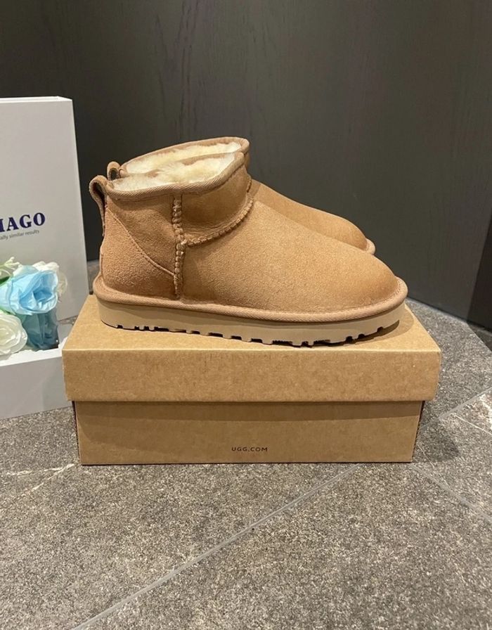 Ugg Ultra Mini Taille 40 - photo numéro 3