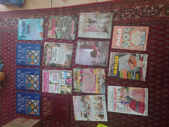 Livres et magasines crochet/arts du fil