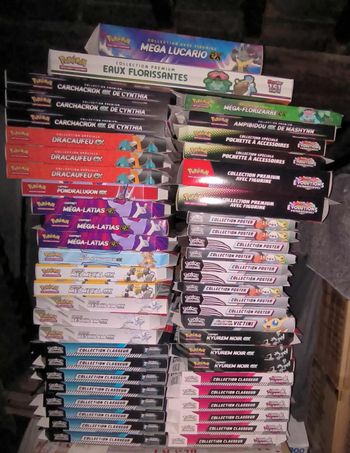 Lot de 51 Coffrets Pokémon Vide Ouvert Série 151 / Noir & Blanc 10.5 / Prismatiques / Ev 10 / ME01