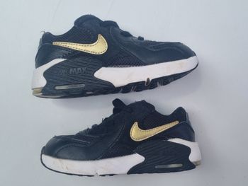 Basket Air Max 
Taille 25