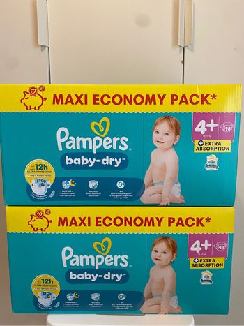 196 couches Pampers taille 4+