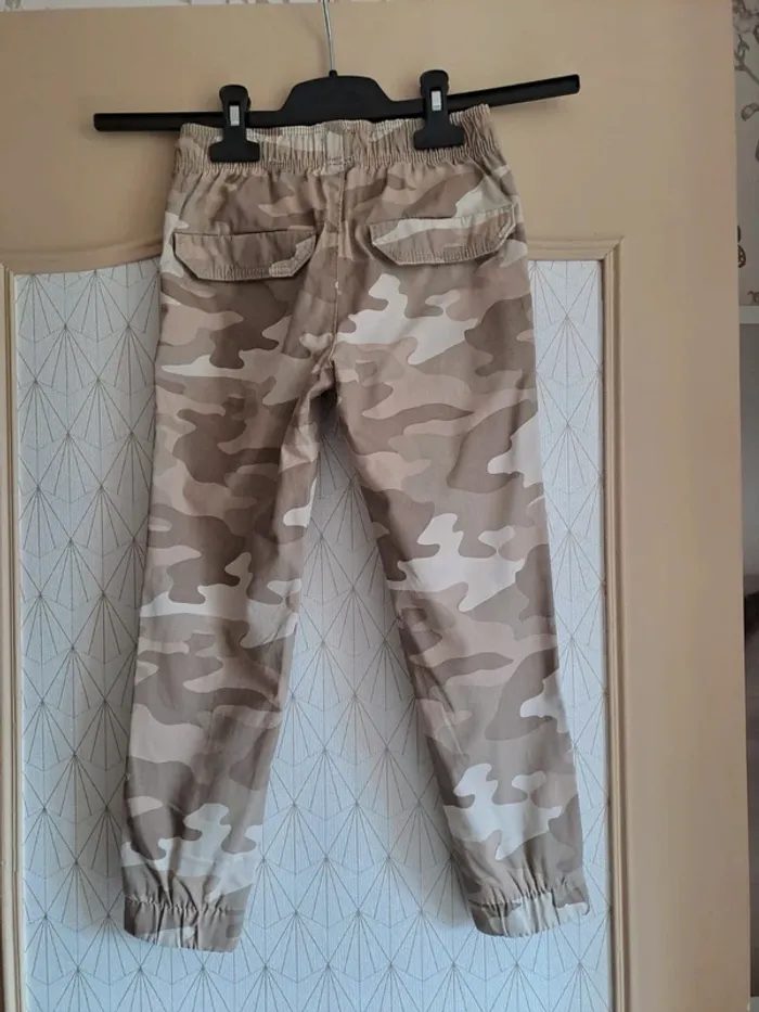 Pantalon militaire garçon kiabi comme neuf 6 ans - photo numéro 2