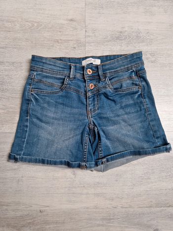 Short en jean promod Étiquette de taille coupée mais convient à un XS