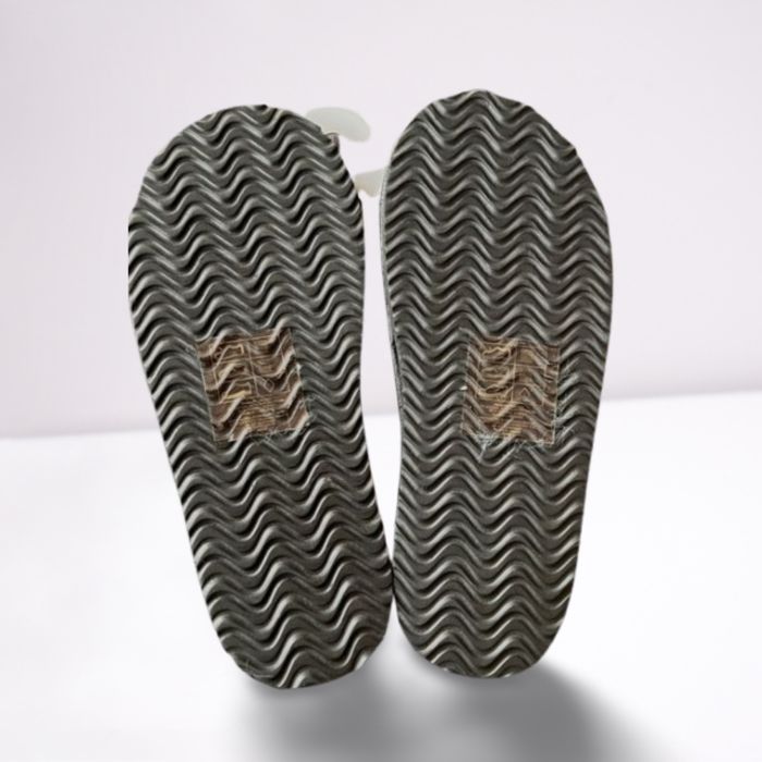 Claquettes duveteuses Minnie Mouse - photo numéro 4