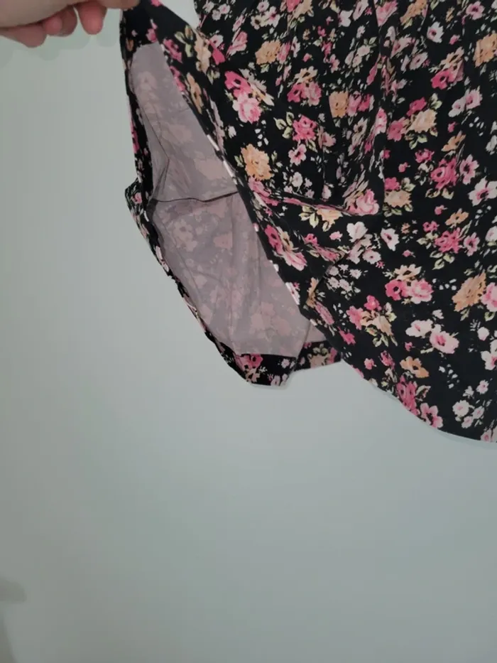 Jupe noir fleurie rose - photo numéro 2