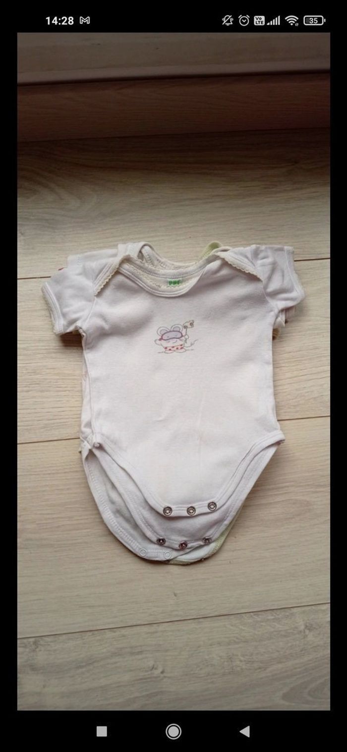 Lot de 7 bodies 0 mois - photo numéro 3