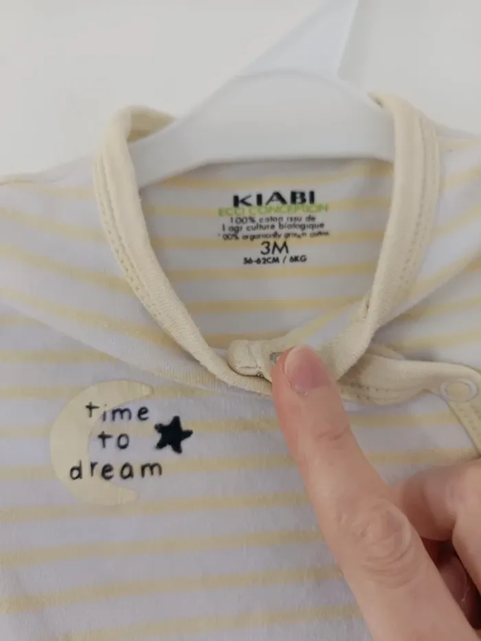 Grenouillère pyjama léger blanc à rayures jaunes lune étoile bébé 3 mois Kiabi - photo numéro 3