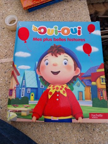 Livre oui oui mes plus belles histoires