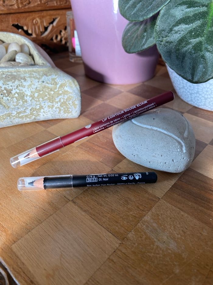 Lot crayons Yves rocher - photo numéro 2