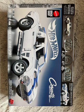 Hot Wheels NEUF - Mattel Brick Shop 1/16 Véhicule Corvette GS