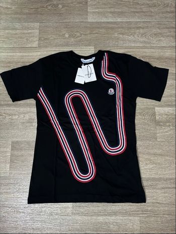 T-shirt Moncler noir avec motif 🎽
