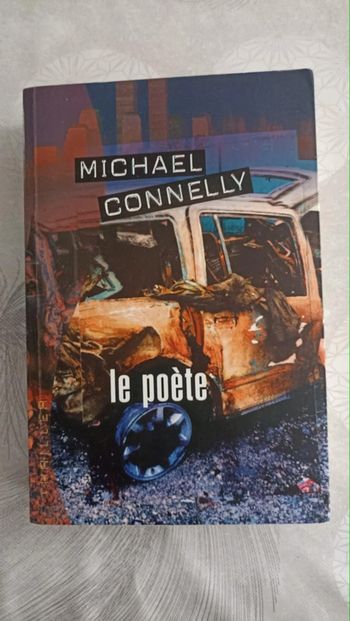 roman policier format broché Michael Connelly Le poète