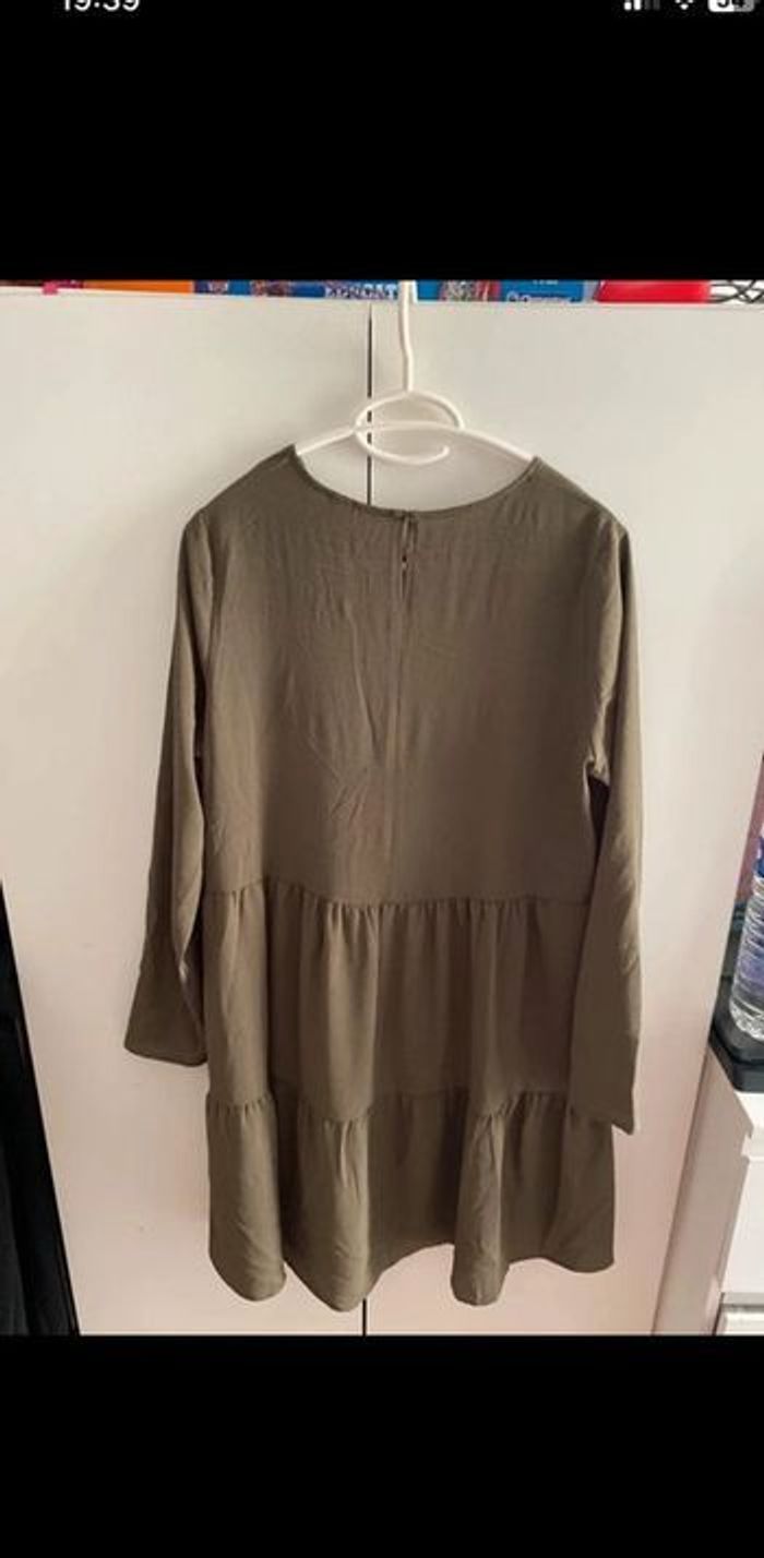 Robe kaki taille 38 neuve - photo numéro 2