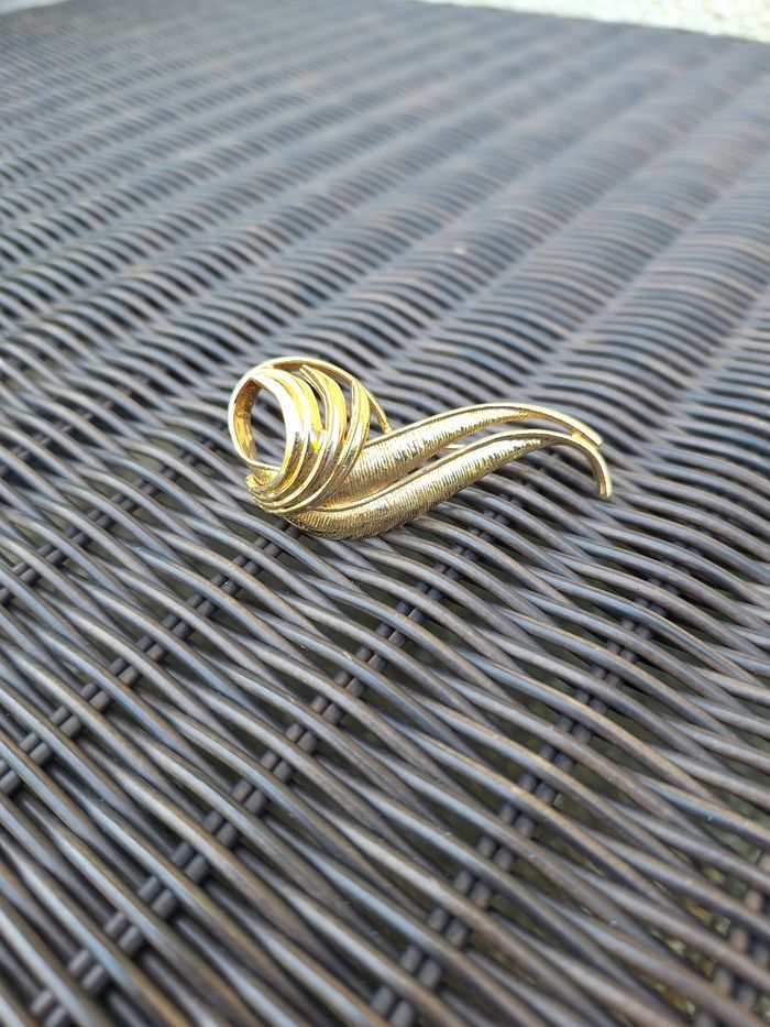 💍 Broche dorée