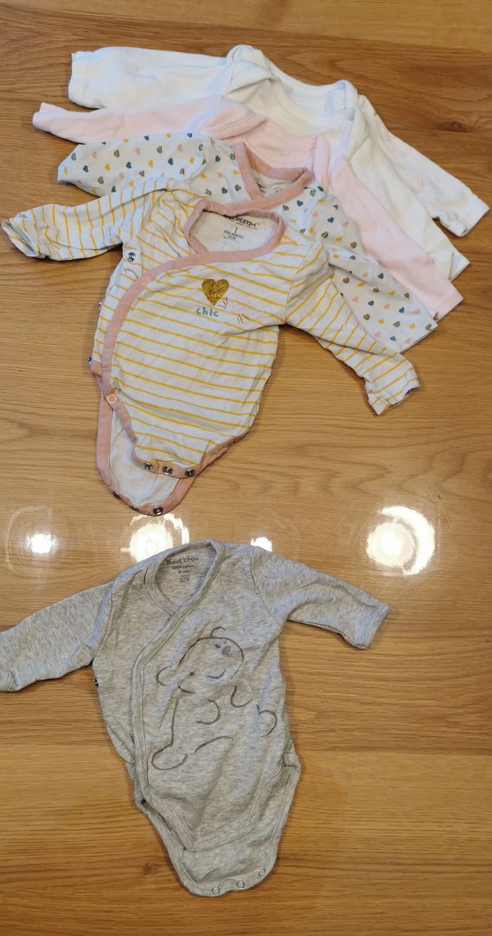 Lot vêtements fille 1 mois - photo numéro 3