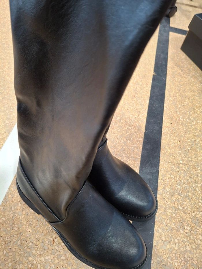 Botte neuve jamais porté. - photo numéro 3