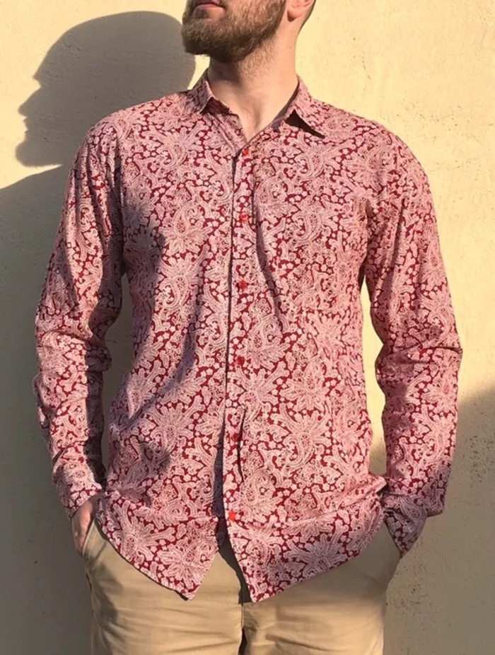 Chemise vintage à motifs fleuris rouge et blanc - photo numéro 3