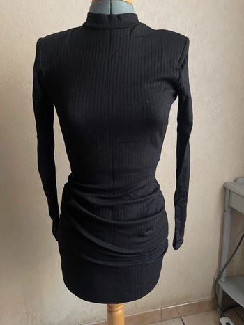 Petite robe noir bodycon   en maille 36