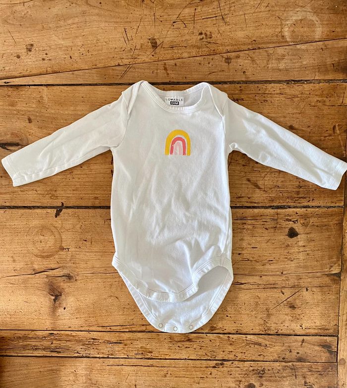 Lot 1 pyjama, 2 bodys 6 mois - photo numéro 4