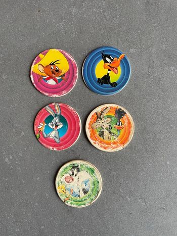 Lot pogs vintage looney tunes