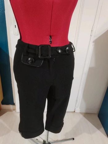 Pantacourt avec ceinture