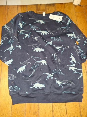Sweat 13/14 ans neuf étiqueté