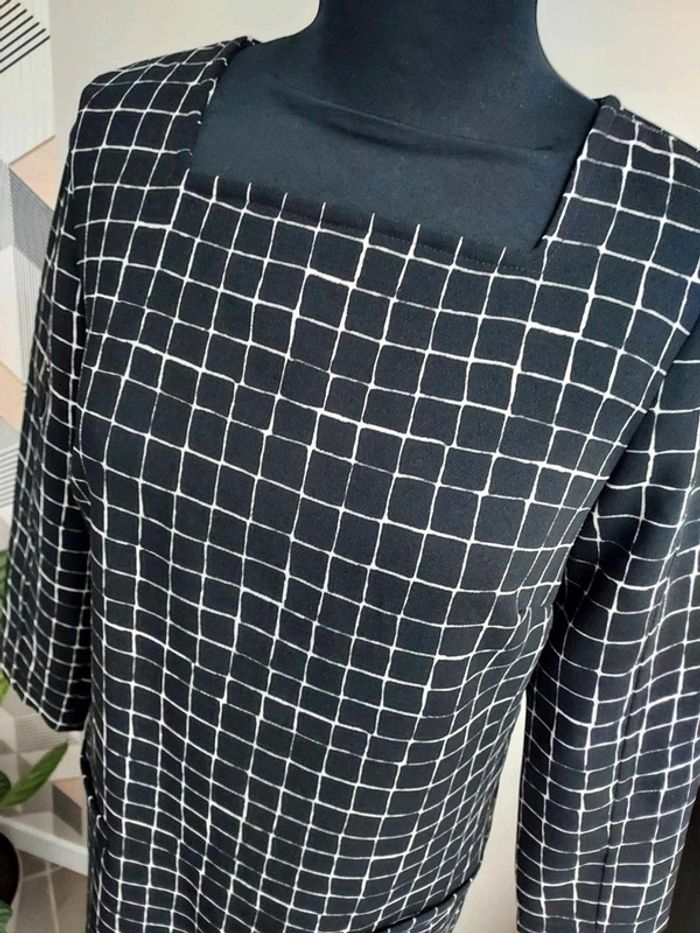 Très jolie robe La fée Maraboutée
Taille 36 - photo numéro 2