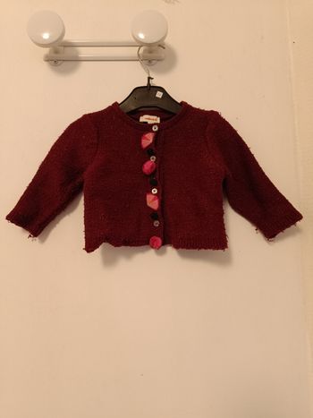Gilet Catimini bordeaux pailleté avec fleurs brodées – 9 mois (71 cm)